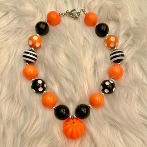 🎃Cute orange and black bubblegum necklace perfect for Halloween!